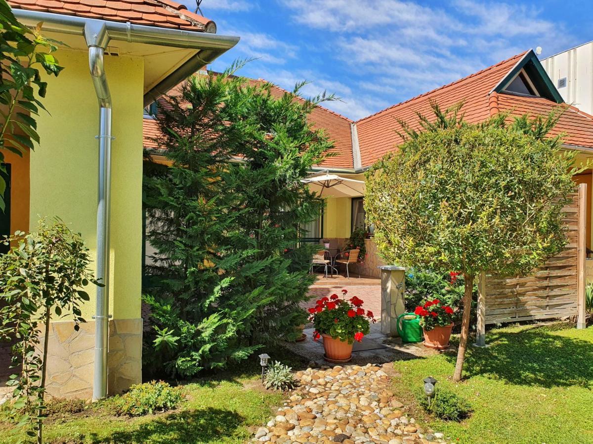 Gardenia Apartman Эстергом Экстерьер фото